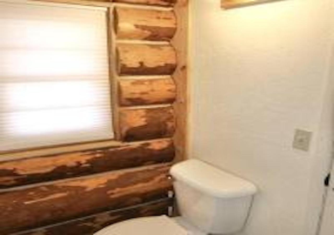 Villa Log Haven In Blanding Extérieur photo