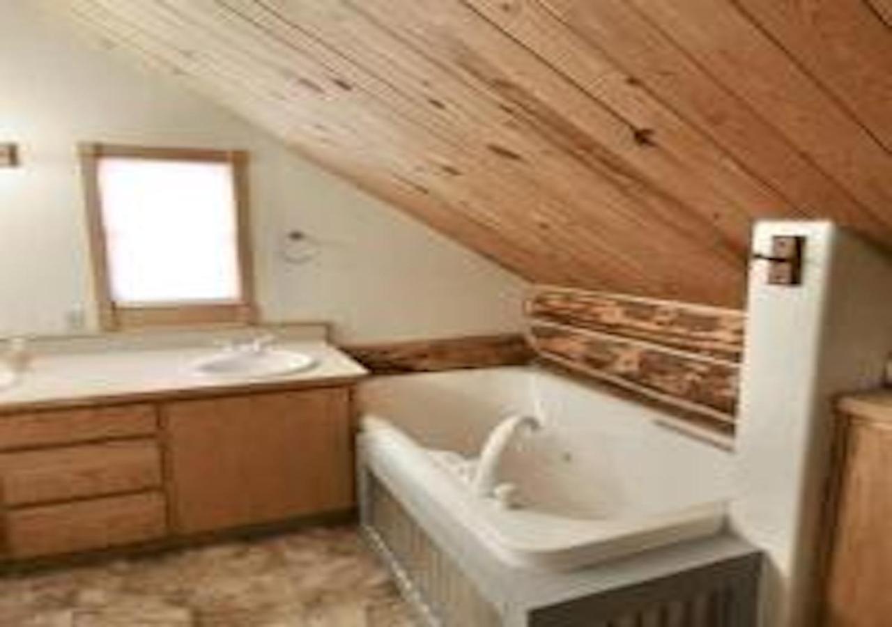 Villa Log Haven In Blanding Extérieur photo