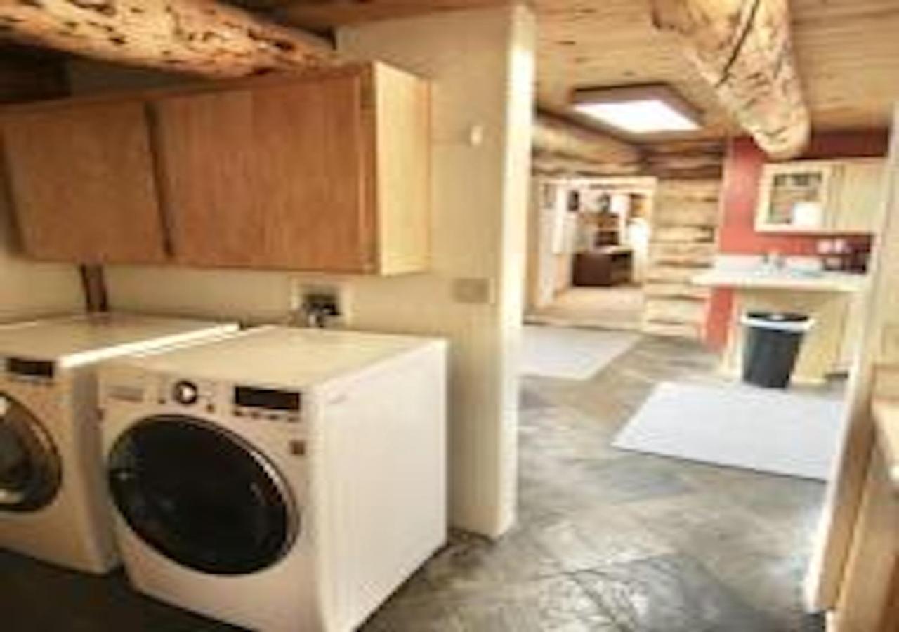 Villa Log Haven In Blanding Extérieur photo